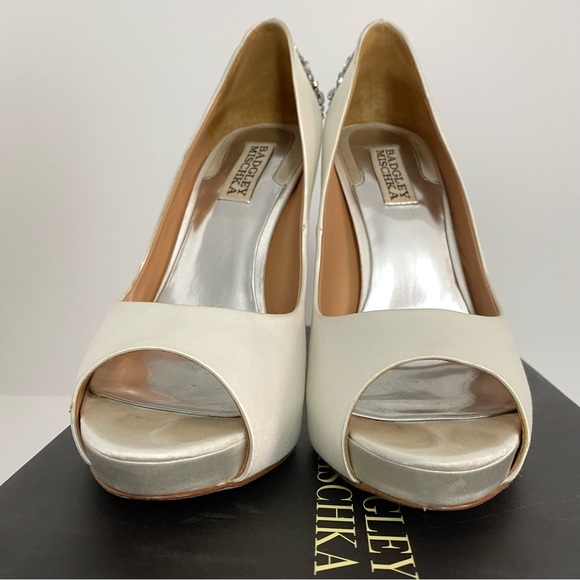 Badgley Mischka Kiara Bridal Pumps 8.5 White Satin | Crystal Heel Peep Toe Shoes - Picture 9 of 16